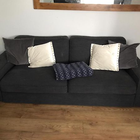 2 X Double Rooms In Cheam Exterior foto
