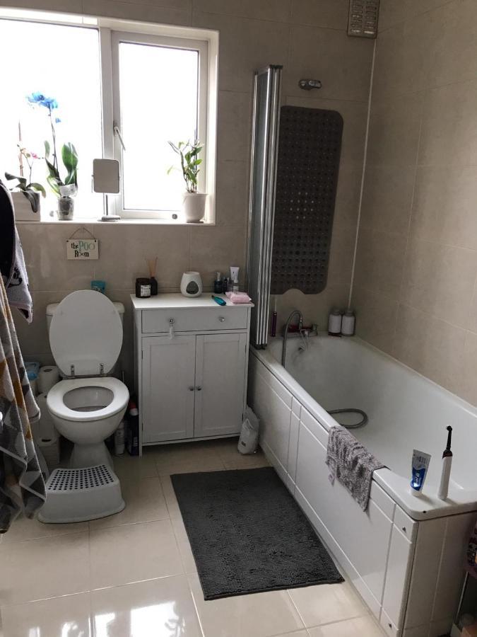 2 X Double Rooms In Cheam Exterior foto