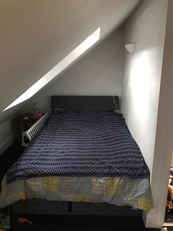 2 X Double Rooms In Cheam Exterior foto